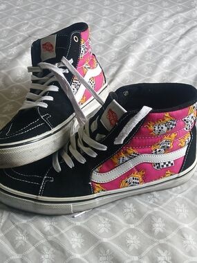 Vans- Mens 11.5 High-Top Sneakers Pink Flame & Dice Print Fuchsia Fedora